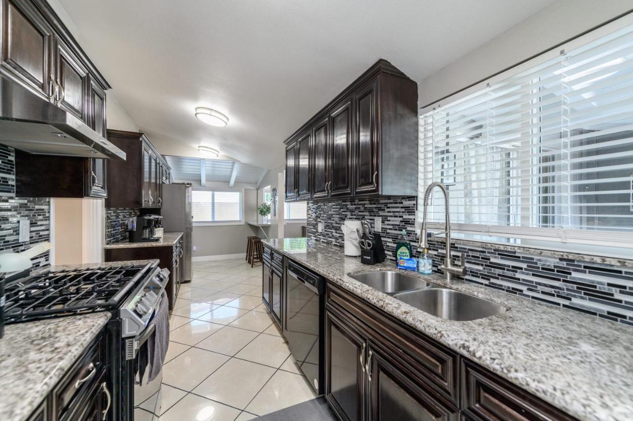Disneyland Dream Villa 5 Bedroom 3 Bath Theater Games Pool Table Anaheim Exterior foto
